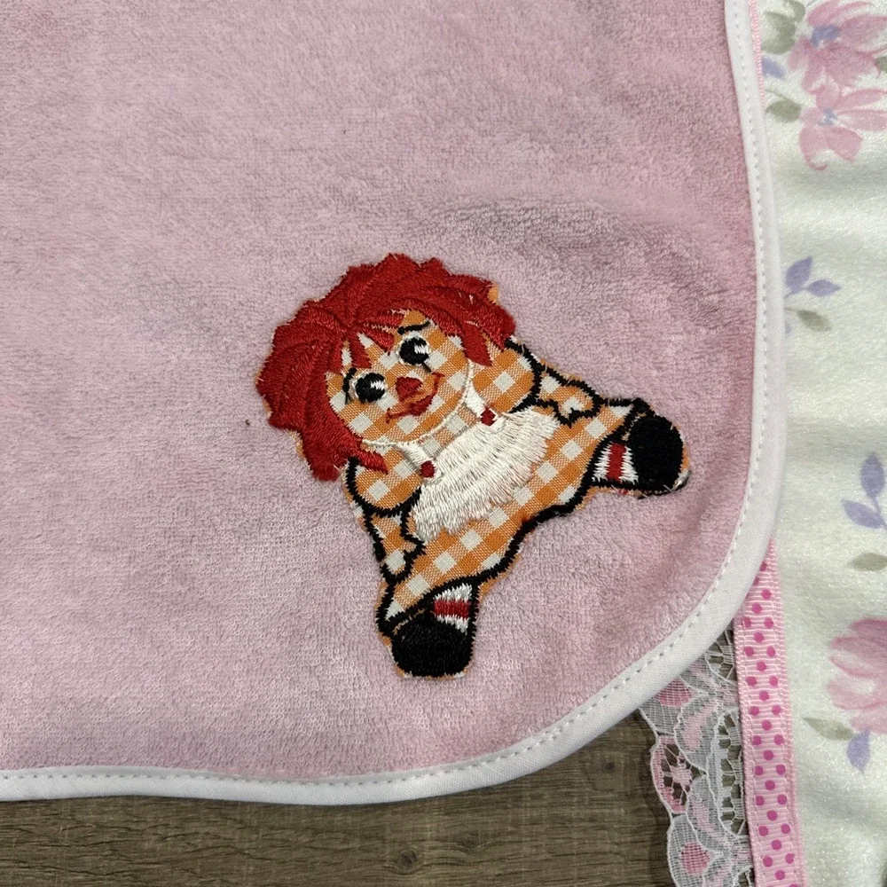 VGT Homemade Raggedy Ann fabric Baby Blanket 33x28 Spit Cloth Nursery Pink Flowe
